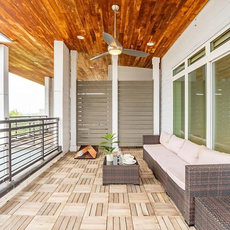 Riverwalk Penthouse Oasis W/Free Parking Gym Pool Сан-Антонио Экстерьер фото